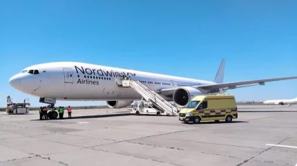 Самолет экстренно приземлился в Актобе — один из пассажиров скончался