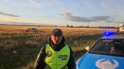 Внедорожник опрокинулся на трассе в области Абай