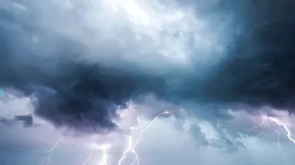 "Бұршақ, үсік, қатты жел". Бейсенбіде еліміздің 17 өңірінде дауылды ескерту жарияланды