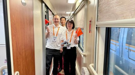 Первый туристический поезд отправился из Китая в Казахстан