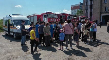 Қызылжарда балалар үйінің тәрбиеленушілері өрт сөндірушілердің жұмысымен танысты