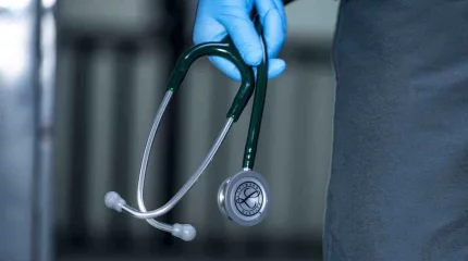 “Қателесіп кеткен”: Ақмола облысында дәрігер инсульт алған науқасқа улану диагнозын қойған