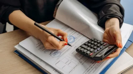 Маңғыстауда сот орындаушы жалған арыз жазып, борышкерге шетелге шығуға жағдай жасап берген