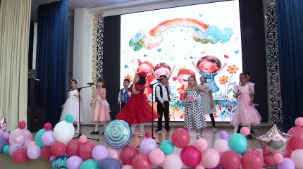 «Особенный» концерт прошел в одной из столичных школ накануне Дня защиты детей