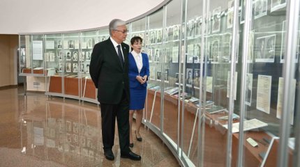 Президент осмотрел музей «АЛЖИР»