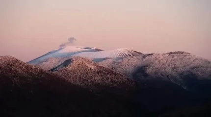 "Бізді Құдай сақтап қалды". Алматыда танымал демалыс орыны аумағына таудан тастар құлады