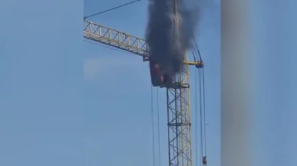 Талдықорғанда үй салатын кран өртеніп кетті