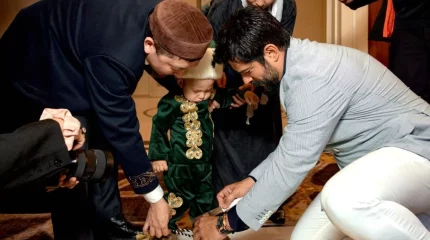 Түрік актері Бурак Өзчивит қазақ баласының тұсауын кесті