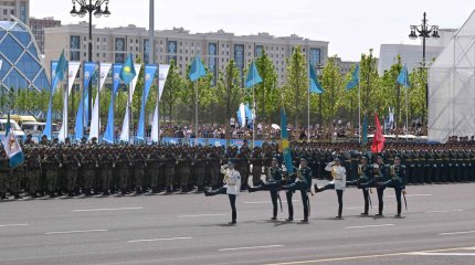 Парадқа Қазақстан Қарулы күштерінің барлық түрінен 4 мыңнан аса әскери қызметкер қатысты