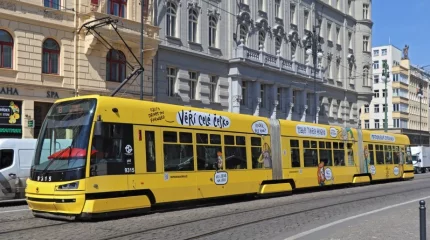 Прага көшелерінде ерекше трамвай жүре бастады