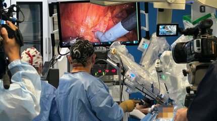 Қазақстанда алғаш рет қашықтан робот арқылы ісікті алып тастау отасы жасалды