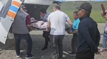 Девочку из ВКО экстренно доставили вертолетом в Усть-Каменогорск