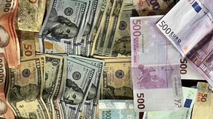 Қор нарығында доллар арзандап, теңге нығайды