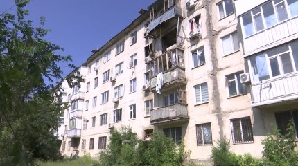 «Боимся здесь жить!»: в Актобе жители многоэтажки, в которой произошёл взрыв, требуют признать их дом аварийным