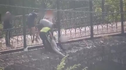 Полицейские спасли от суицида беременную девушку в Павлодаре