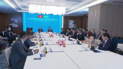 Главы Парламентов Казахстана и Кыргызстана провели встречу в Астане