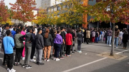 Подросток зарезал сотрудницу школу при проверке сумки во Франции