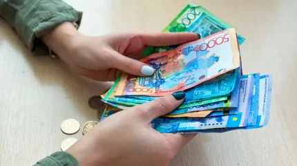 Кәсіпкерден ақша талап еткен блогерге үкім шықты