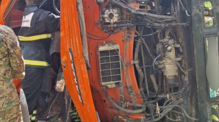 Двух человек зажало в кабине искорёженного КАМАЗа в результате ДТП на трассе в СКО