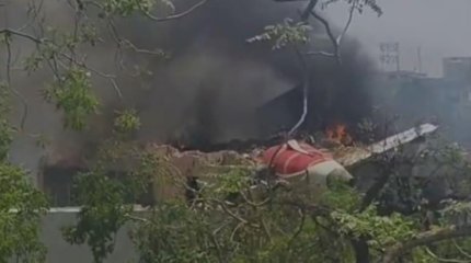 Во время катастрофы самолета Air India выжил один человек, - СМИ