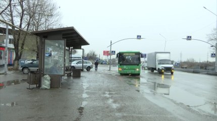 Алматы облысында көлік аялдамаға соғылып, екі адам көз жұмды