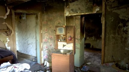 Семью погорельцев из пяти человек выселяют на улицу в Баянауле