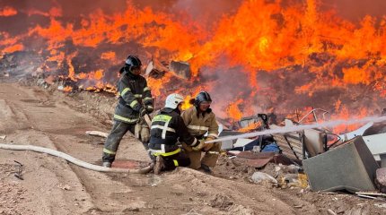 Горы мусора горят под Астаной