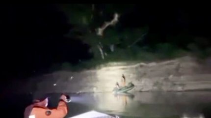 Парочку унесло на лодке на ночном Иртыше