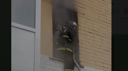 Десятки человек эвакуировали из горящего дома в Петропавловске