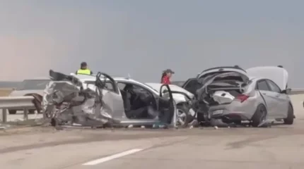 Павлодар – Астана жолында үш көлік соқтығысып, бес адам жарақат алды