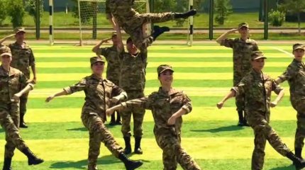 Военнослужащие Нацгвардии поддержали челлендж Димаша Кудайбергена (ВИДЕО)