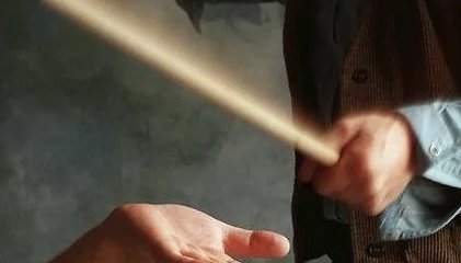 Била ребёнка линейкой: суд вынес приговор воспитателю из Шымкента