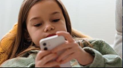 В Алматы запустили специальные сим-карты для безопасности детей