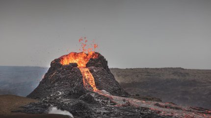 Индонезияда Левотоби жанартауы атқылай бастады