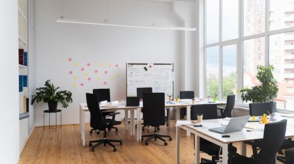 Компаниялардың тең жартысына жуығы жазда адам іздей бастайды