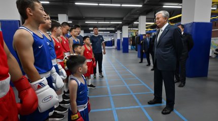 Қасым-Жомарт Тоқаев Бекзат Саттарханов атындағы спорт кешенін аралап көрді