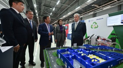 Президент медициналық мақсаттағы бұйымдар шығаратын елордалық кәсіпорындар көрмесін тамашалады