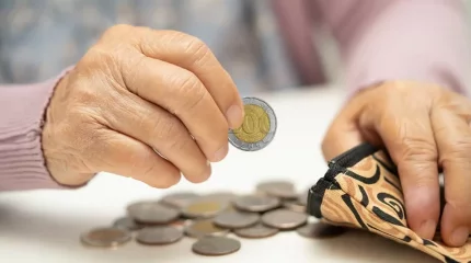 Ақшасын үнемдеген зейнеткер есепшотындағы бар жинағынан айырылды