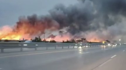 Из-за сильного пожара закрыта трасса Алматы—Усть-Каменогорск