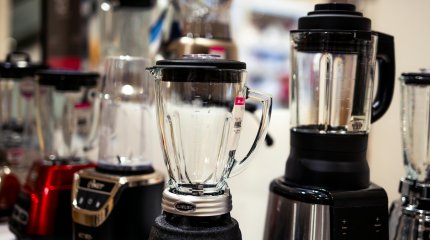 Иностранец попытался откупиться от полицейского блендером в Туркестанской области