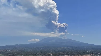 Италияда Этна жанартауы атқылап жатыр: қауіп қызыл деңгейге жетті