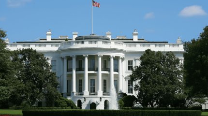 Трамп Иранға ауқымды соққы жасауға рұқсат берді – БАҚ