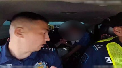 Оралдық сақшылар толғатқан келіншекті перзентханаға аман-есен жеткізді