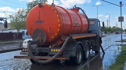 Аэропорт Атырау затопило после сильного дождя