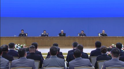 "На наших улицах стало спокойнее и безопаснее": Президент провел обширную встречу с правоохранительными органами в Акорде