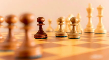 Историческое приглашение: Асаубаева - на элитном мужском шахматном турнире.