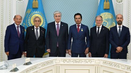 Глава государства встретился с ведущими нейрохирургами мира