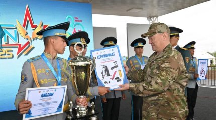 Победители сбора «Айбын-2025» получили награды из рук министра обороны
