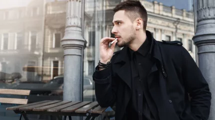 Францияда саябақ, аялдама және басқа да жерлерде темекі шегуге тыйым салынады