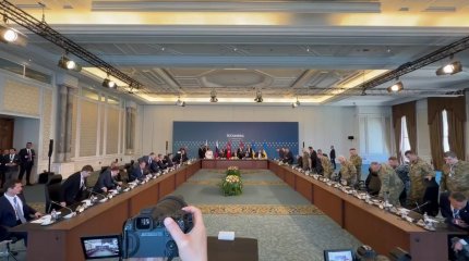 Зеленский: «Келіссөздерге топастарды жіберуді тоқтатыңдар»